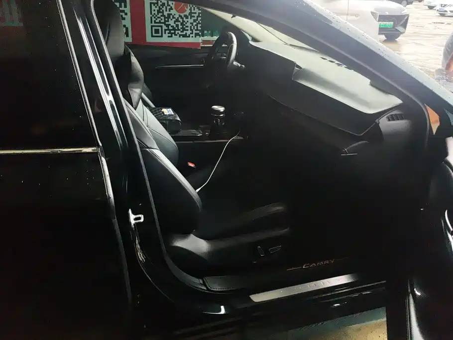Toyota Camry — миниатюра 8