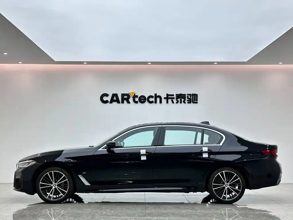 BMW 5 Series — миниатюра 2