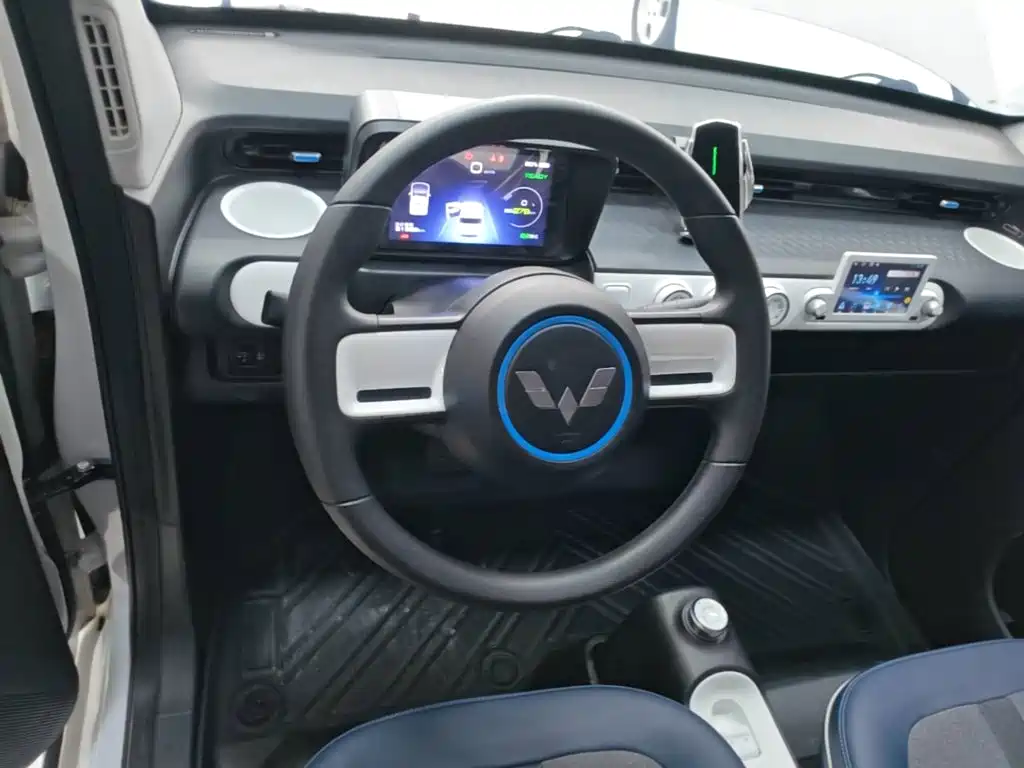 Wuling MINIEV — миниатюра 11