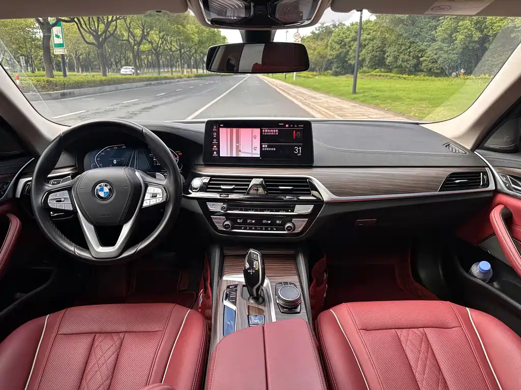 BMW 5 Series — миниатюра 6