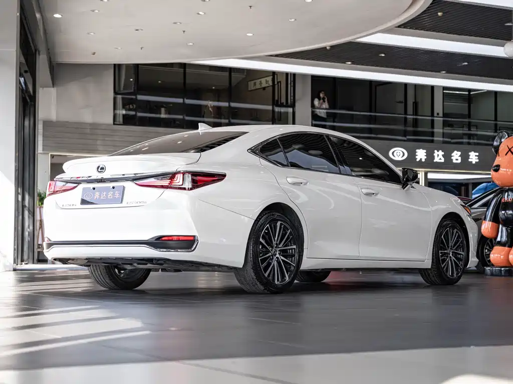 Lexus ES — миниатюра 3