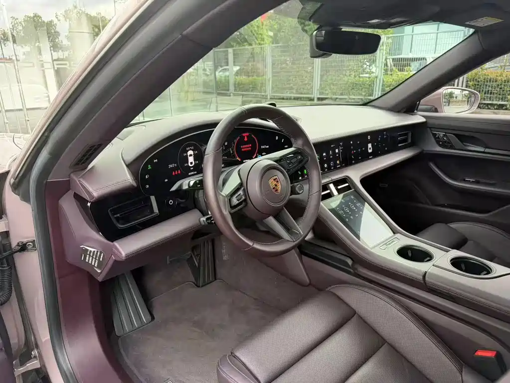 Porsche Taycan — миниатюра 6