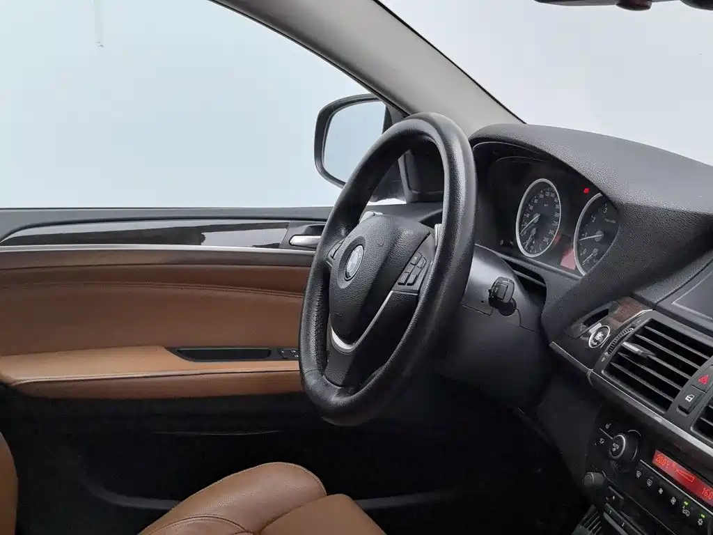 BMW X6 — миниатюра 22