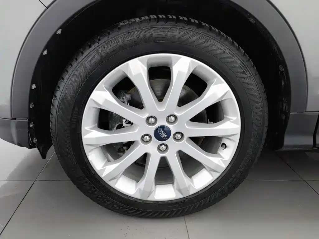 Ford Kuga — миниатюра 17