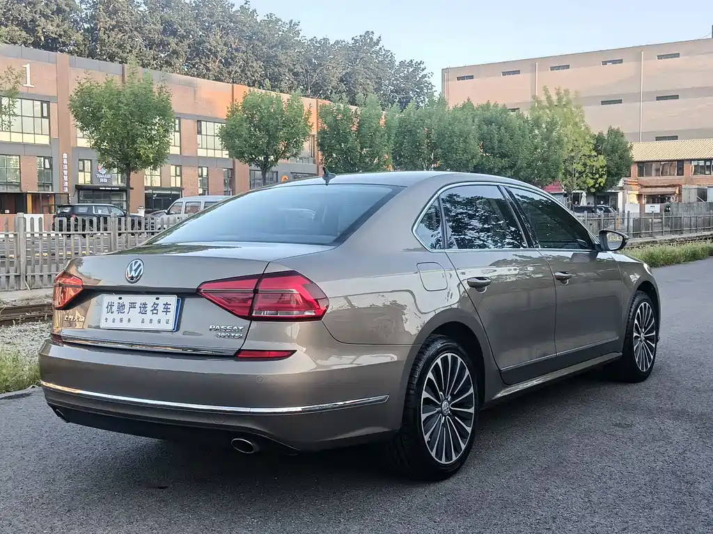 Volkswagen Passat — миниатюра 10