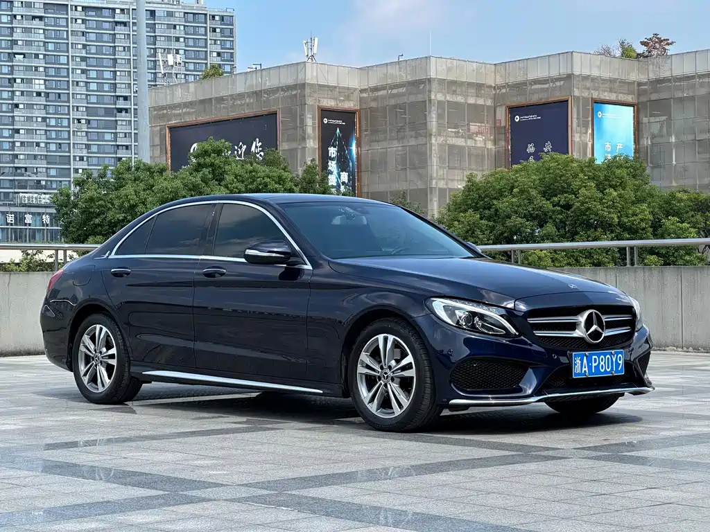 Mercedes-Benz C-Class — миниатюра 3
