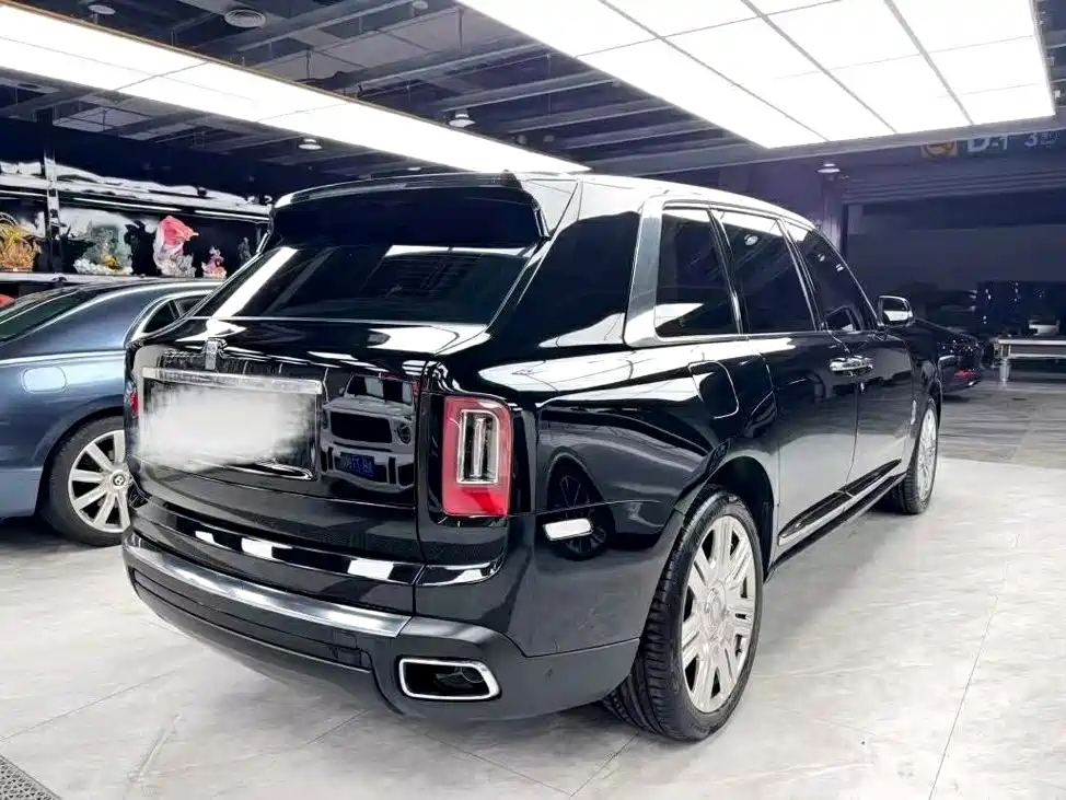 Rolls-Royce Cullinan — миниатюра 3