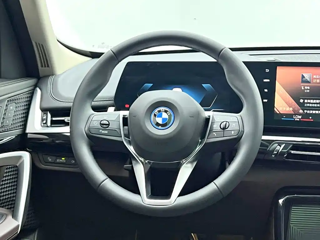BMW iX1 — миниатюра 17
