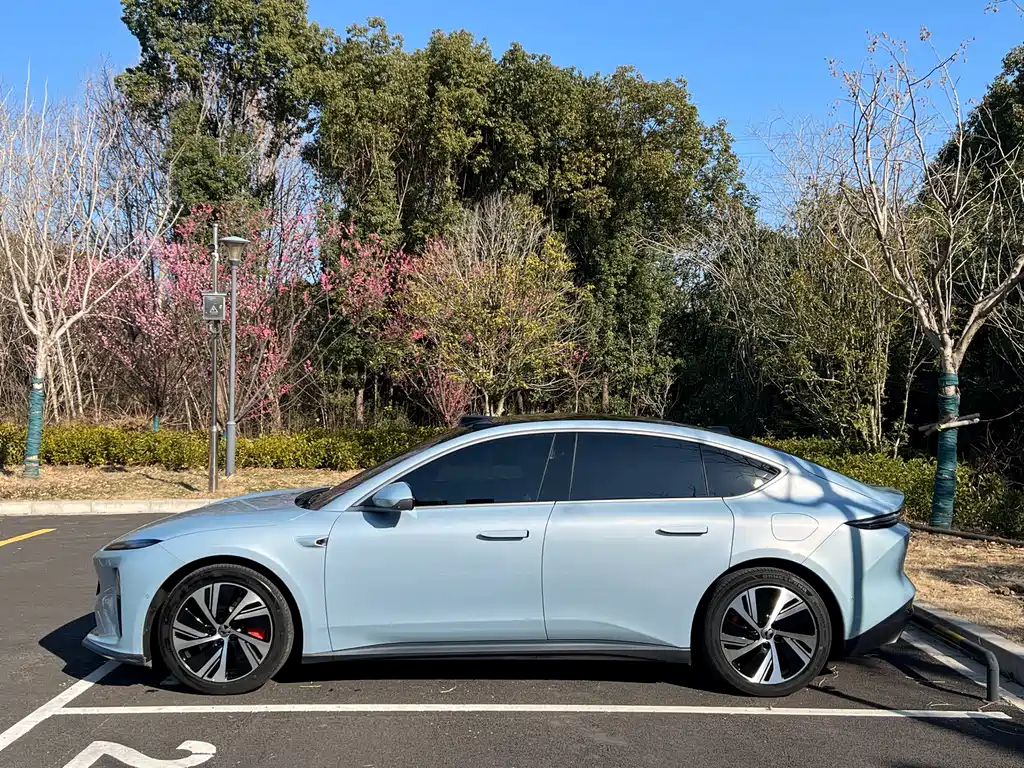 NIO NIO ET5