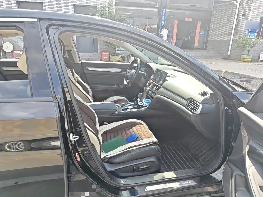 Honda Accord — миниатюра 19