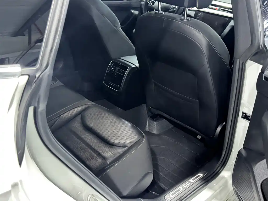 Volkswagen CC — миниатюра 9