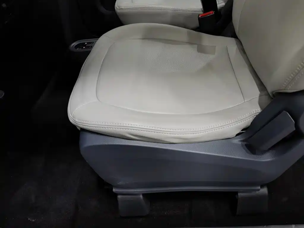 Wuling MINIEV — миниатюра 20