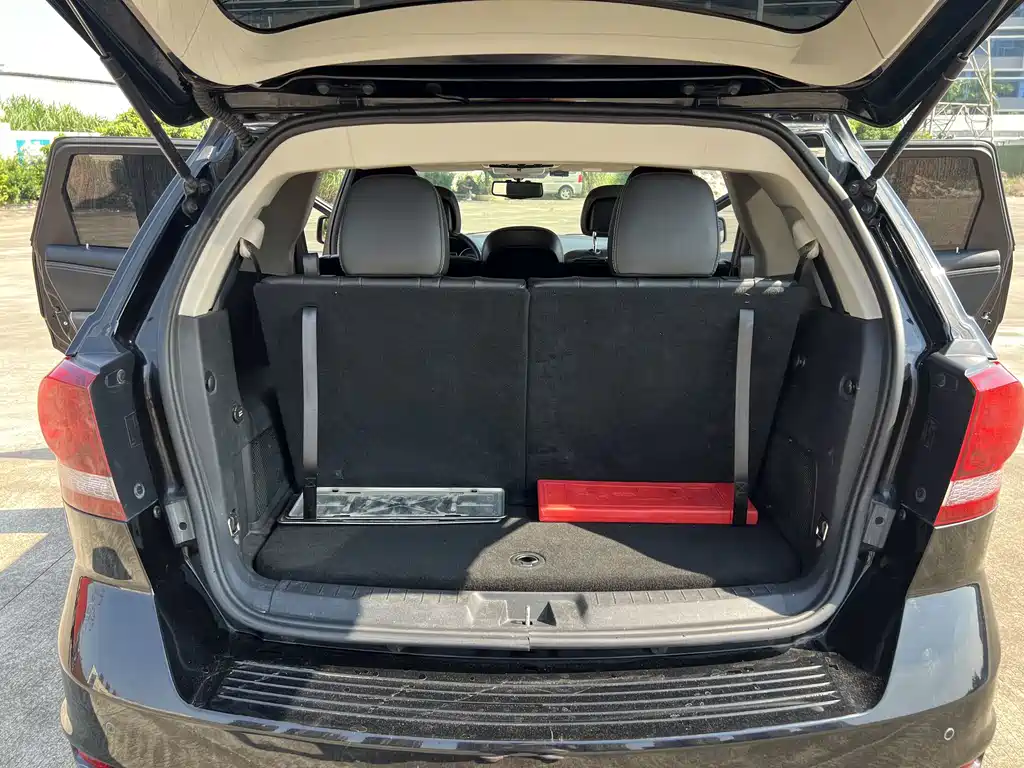 Dodge Journey — миниатюра 13