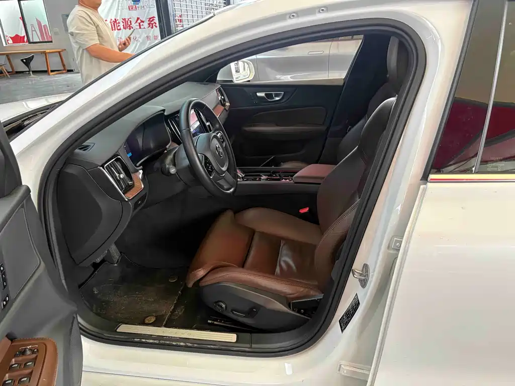 Volvo S60 — миниатюра 4