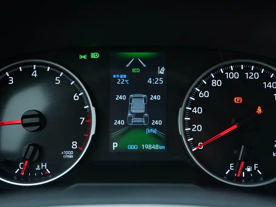 Toyota RAV4 — миниатюра 7