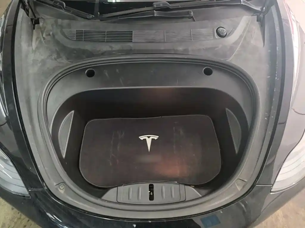 Tesla Model 3 — миниатюра 20