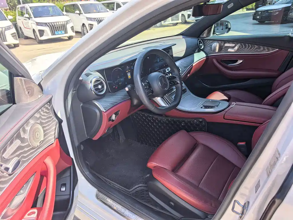Mercedes-Benz E-Class — миниатюра 4