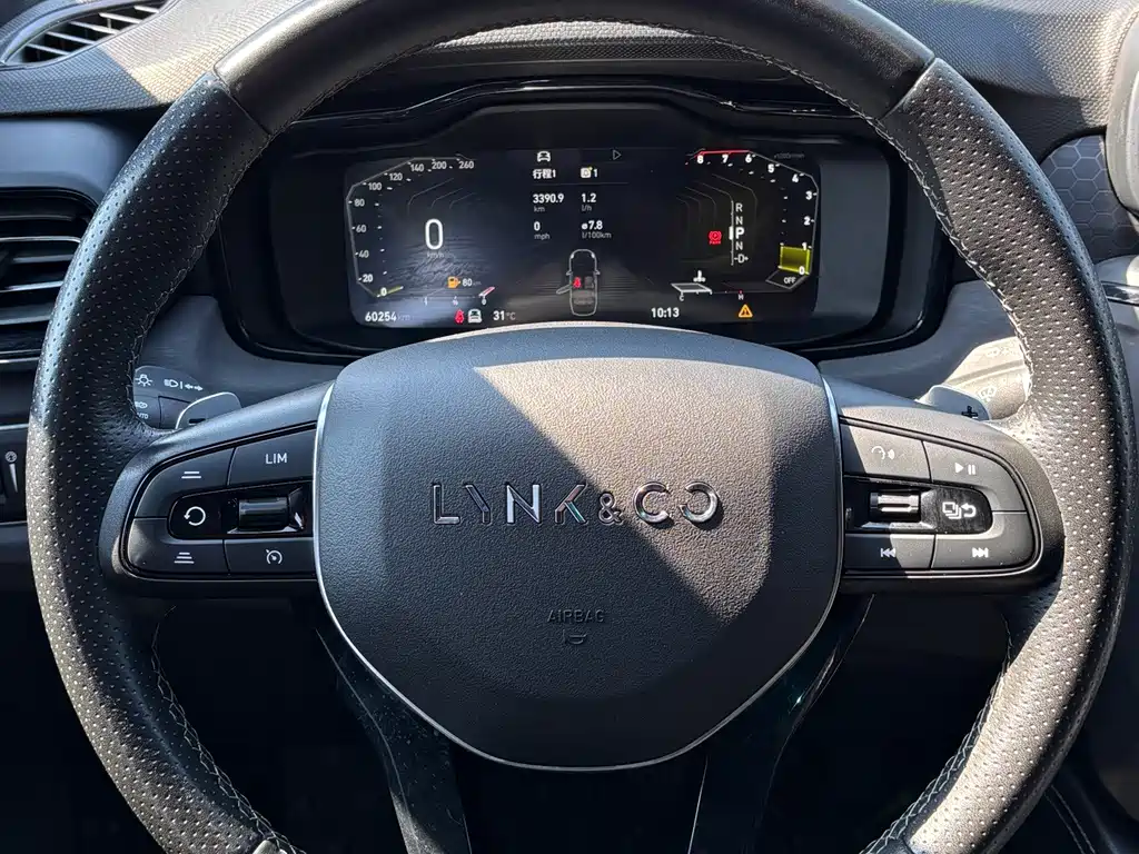 Lynk & Co 03 — миниатюра 7