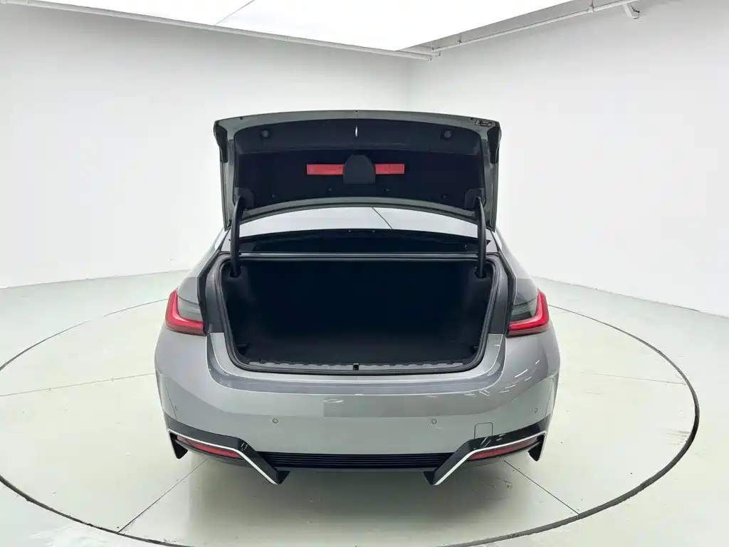 BMW i3 — миниатюра 6