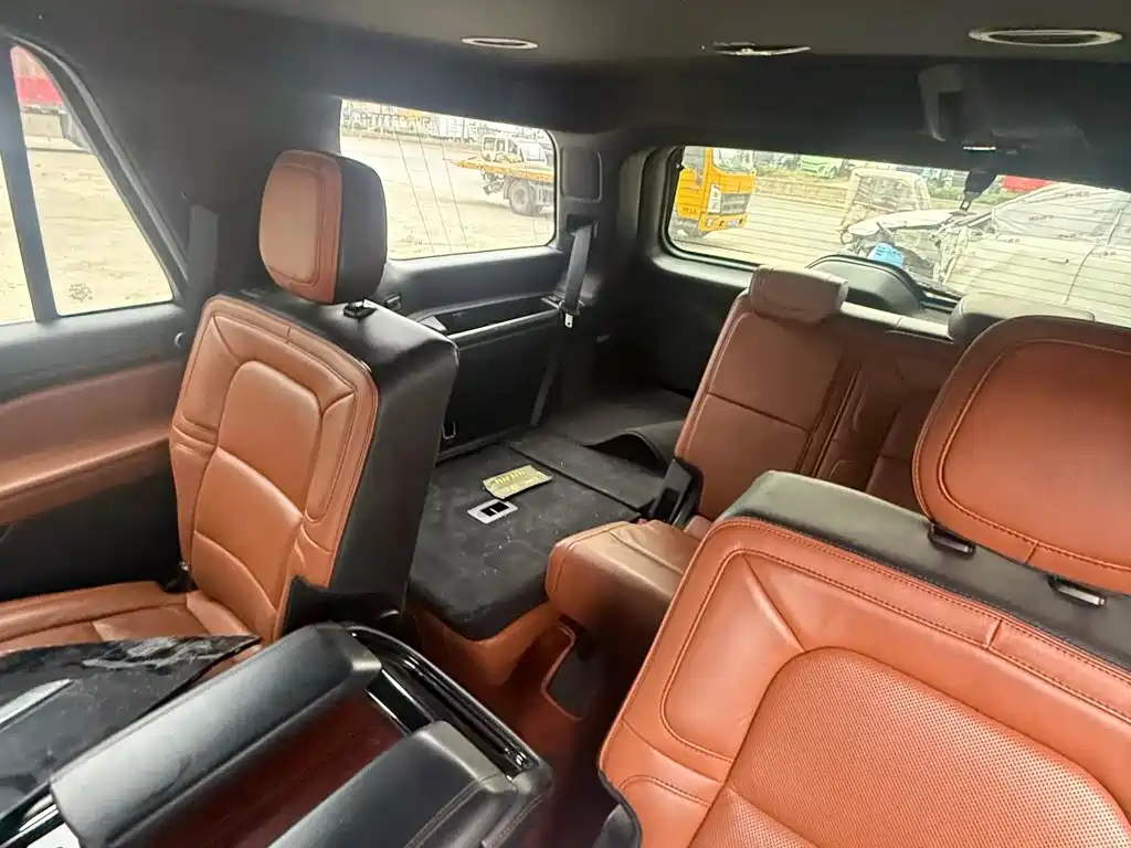 Lincoln Navigator — миниатюра 5