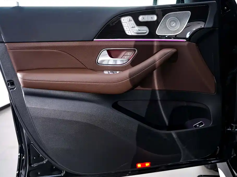 Mercedes-Benz GLE (Import) — миниатюра 17
