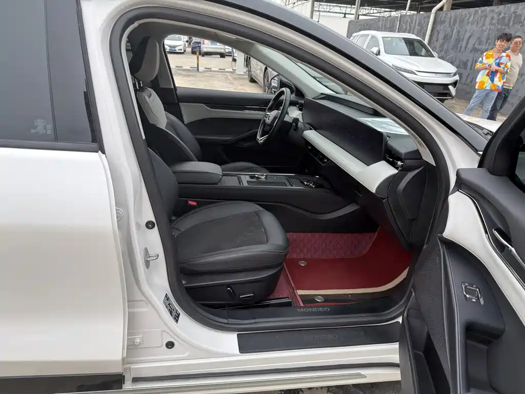 Ford Mondeo — миниатюра 6