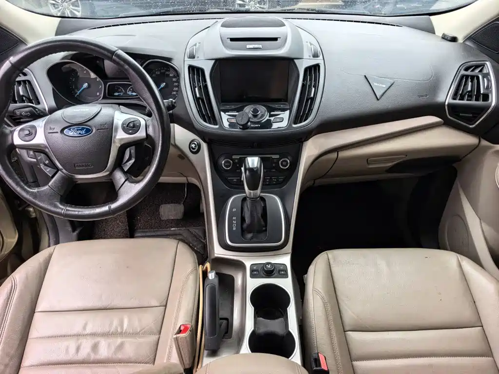 Ford Kuga — миниатюра 10