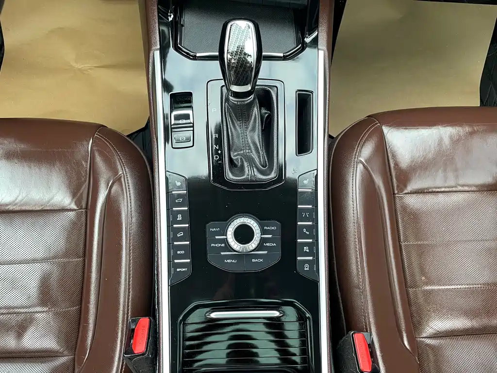 WEI PAI WEI BRAND VV7