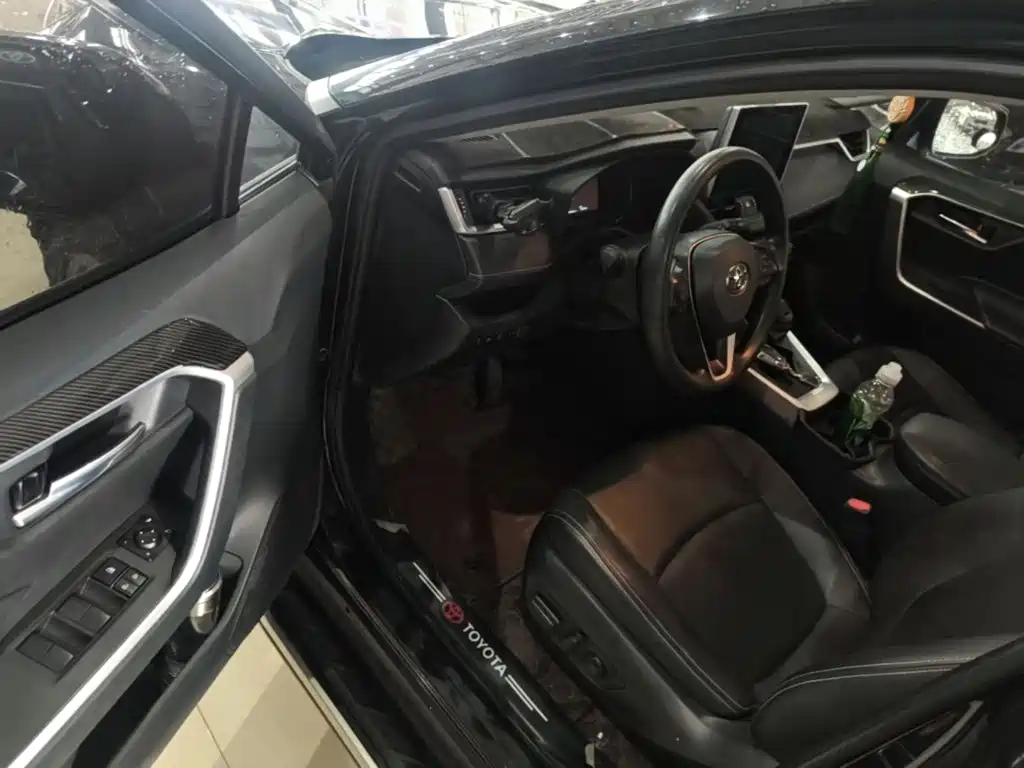 Toyota RAV4 — миниатюра 16