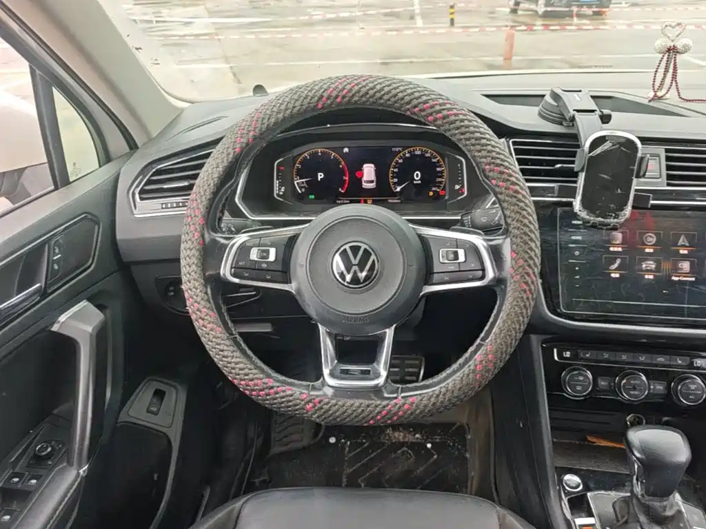 Volkswagen Tiguan L — миниатюра 11