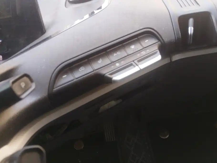 Baojun KiWi EV — миниатюра 13