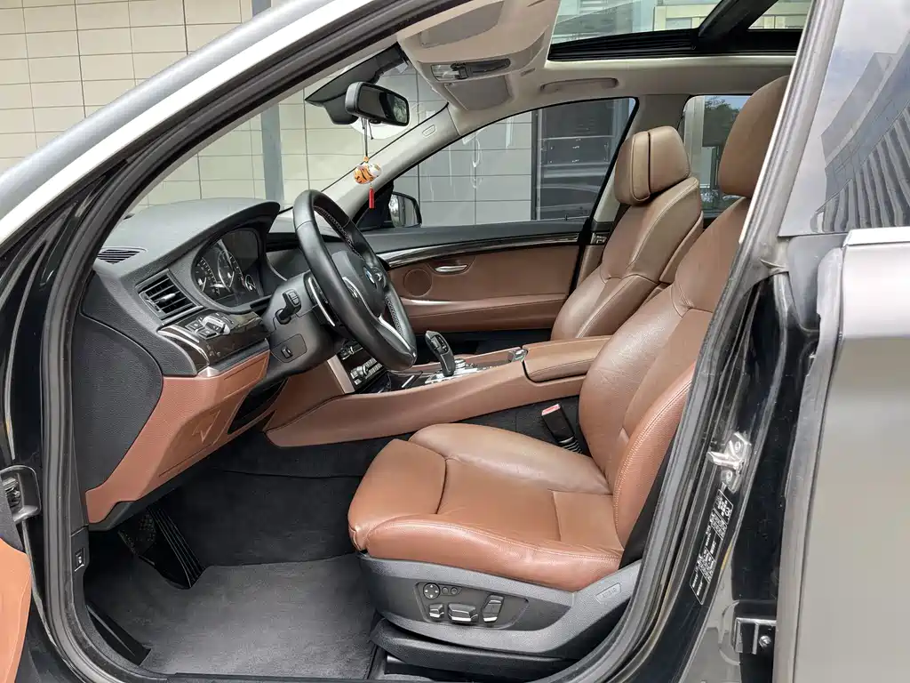 BMW 5 Series GT — миниатюра 13