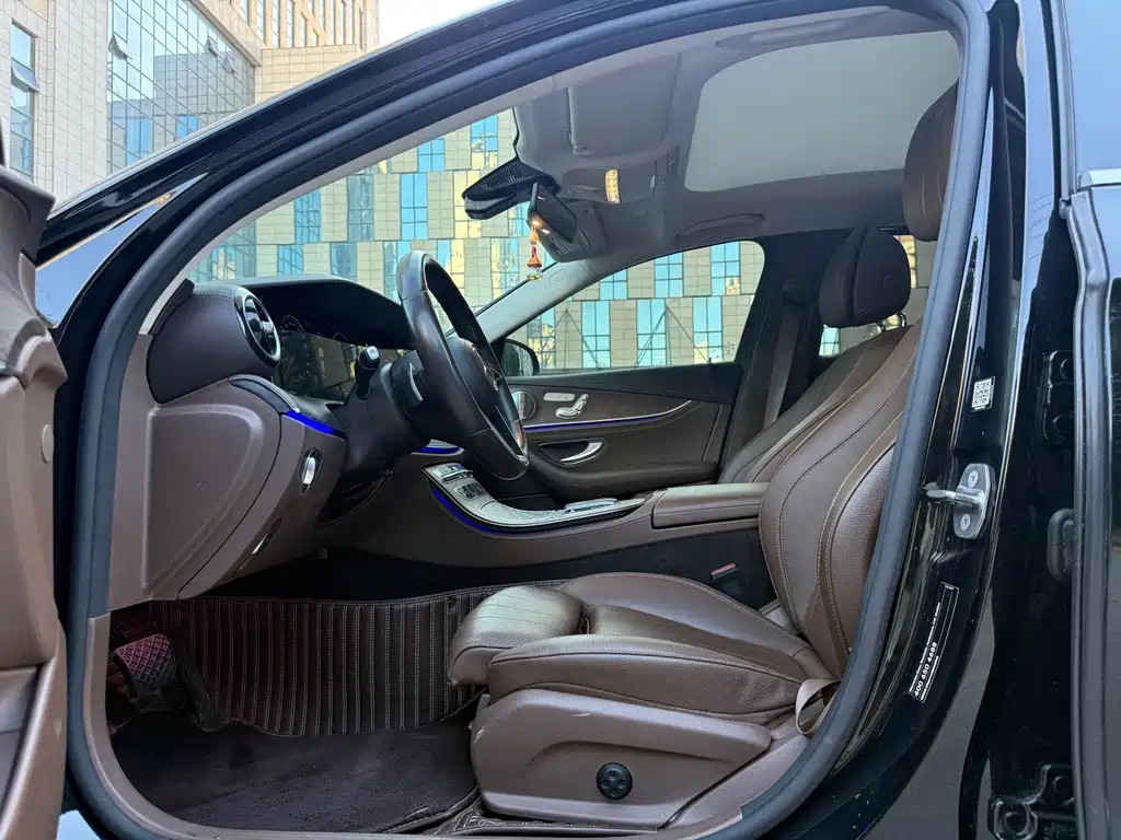 Mercedes-Benz E-Class — миниатюра 8