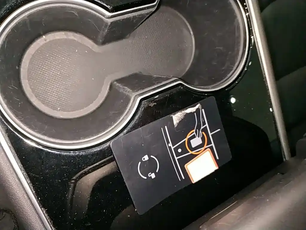 Tesla Model 3 — миниатюра 9