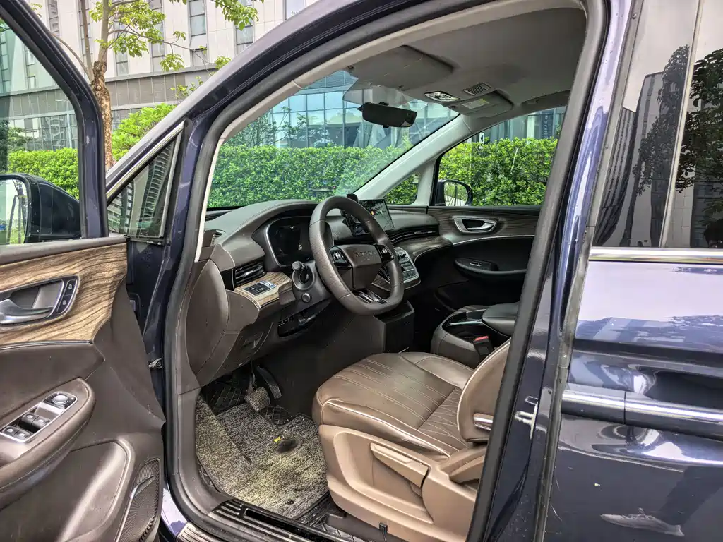 Roewe iMAX8 New Energy — миниатюра 12