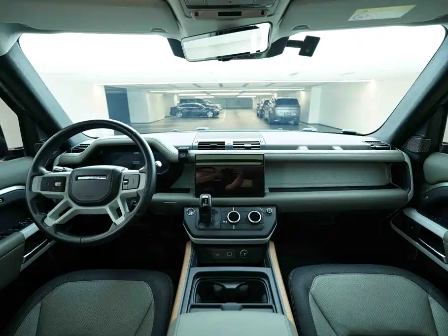 Land Rover Defender — миниатюра 19