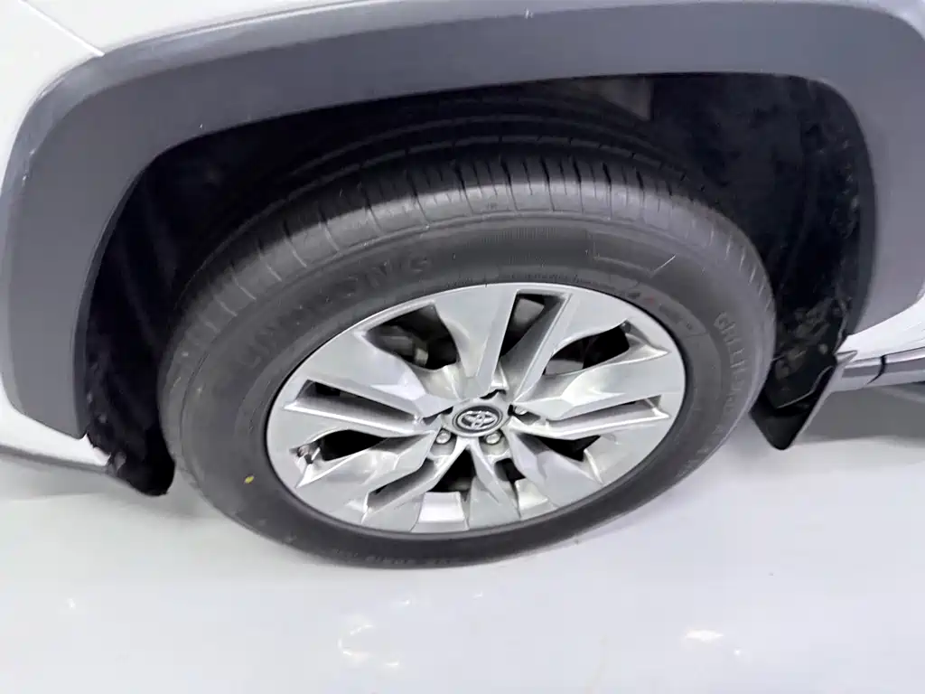 Toyota Wildlander — миниатюра 5