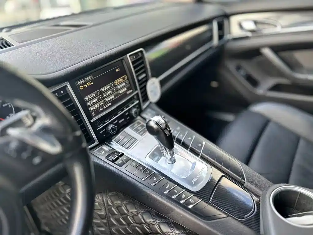 Porsche Panamera — миниатюра 10