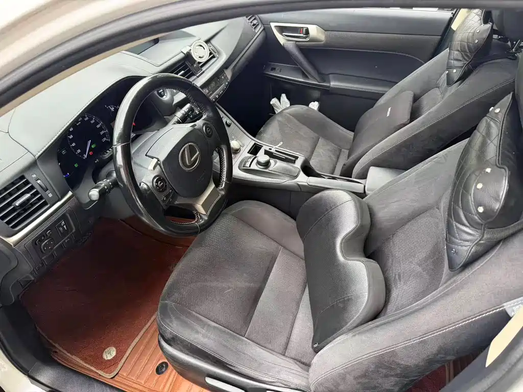 Lexus CT 2014 CT200h Comfort