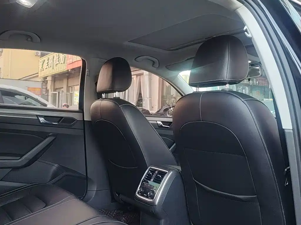 Volkswagen Passat — миниатюра 7
