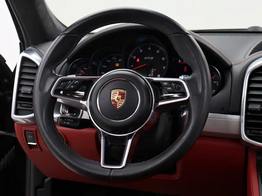 Porsche Cayenne — миниатюра 17