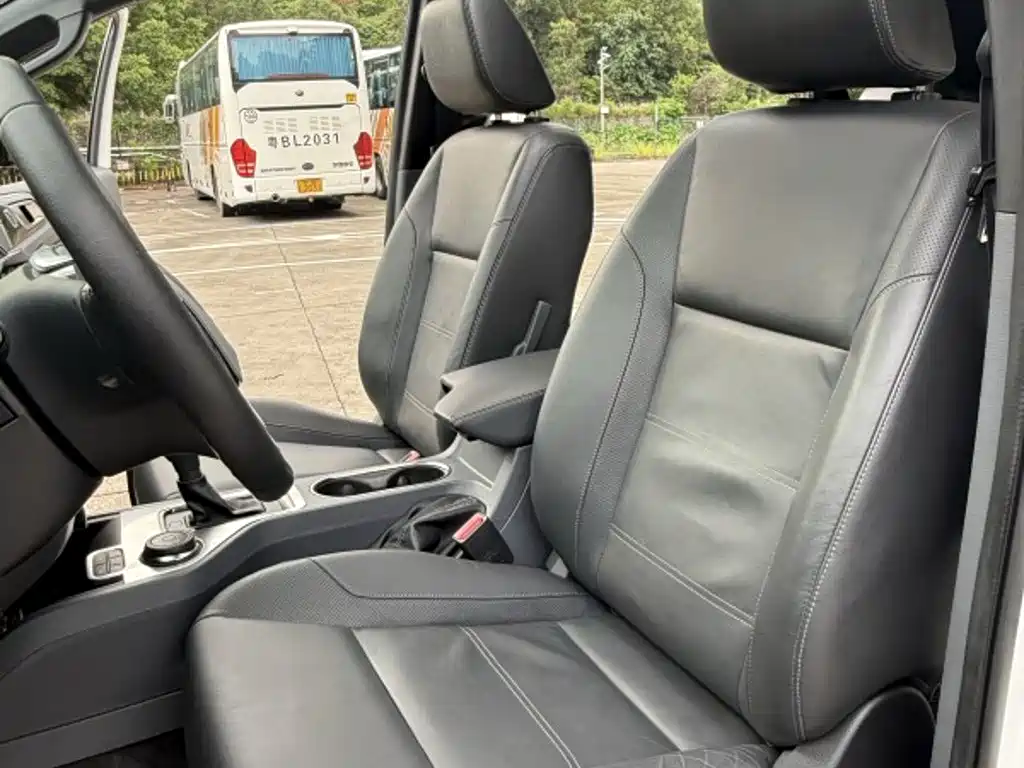 Ford Everest — миниатюра 8