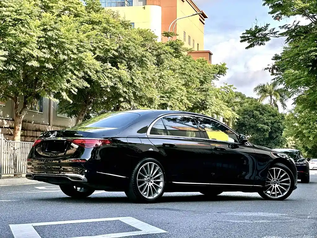 Mercedes-Benz S-Class — миниатюра 12