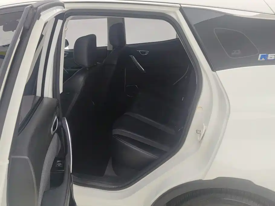 BAIC EX3 — миниатюра 11