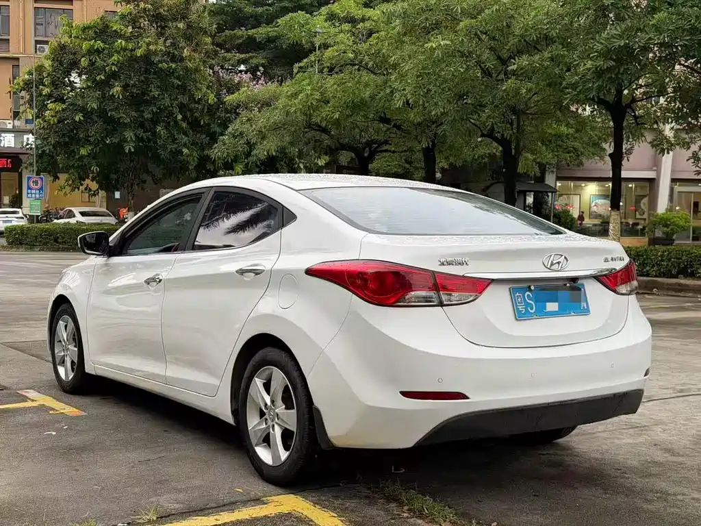 Hyundai Elantra Langdong 1.6L Auto Premium Type, фото 8