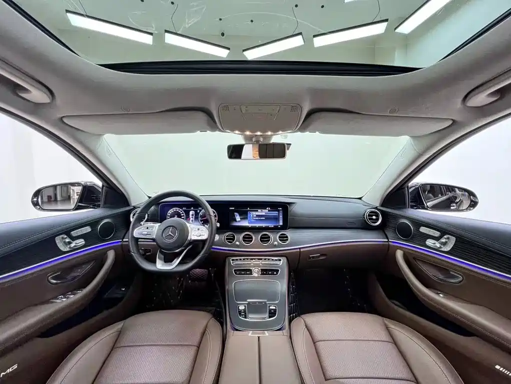 Mercedes-Benz E-Class — миниатюра 5