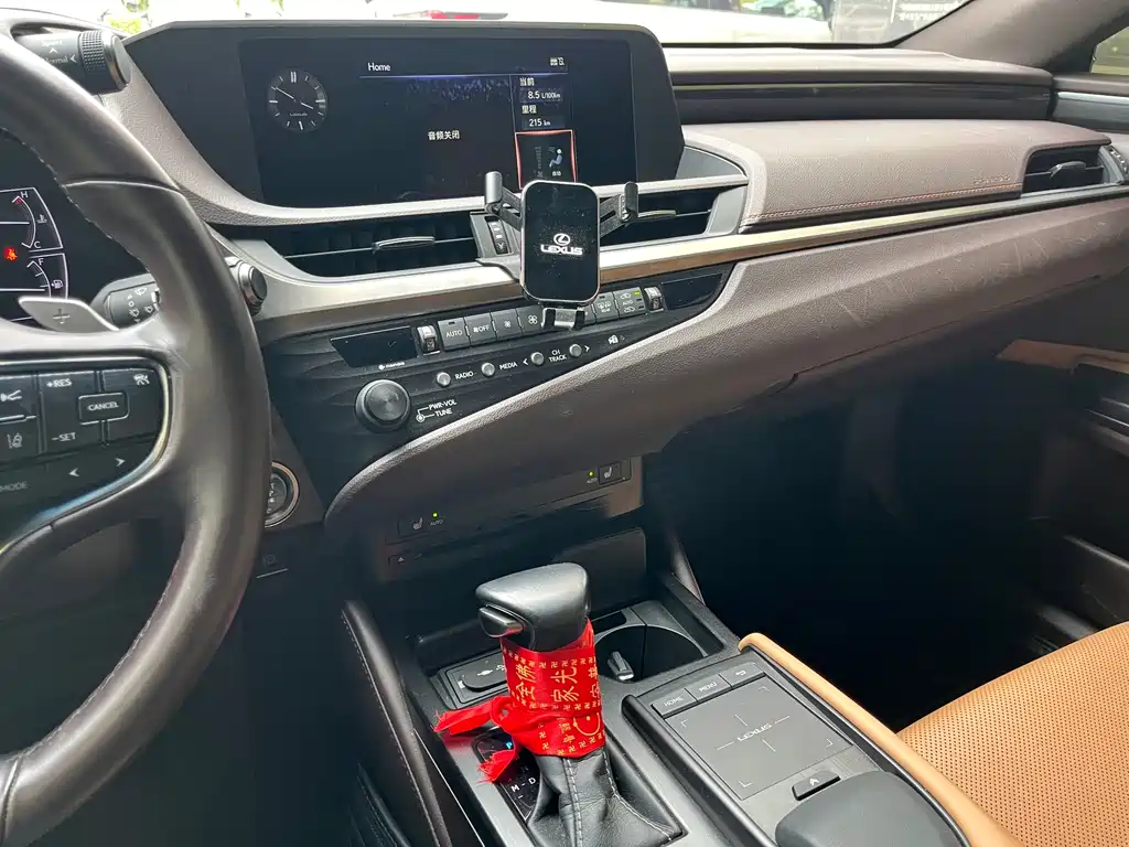Lexus ES — миниатюра 16