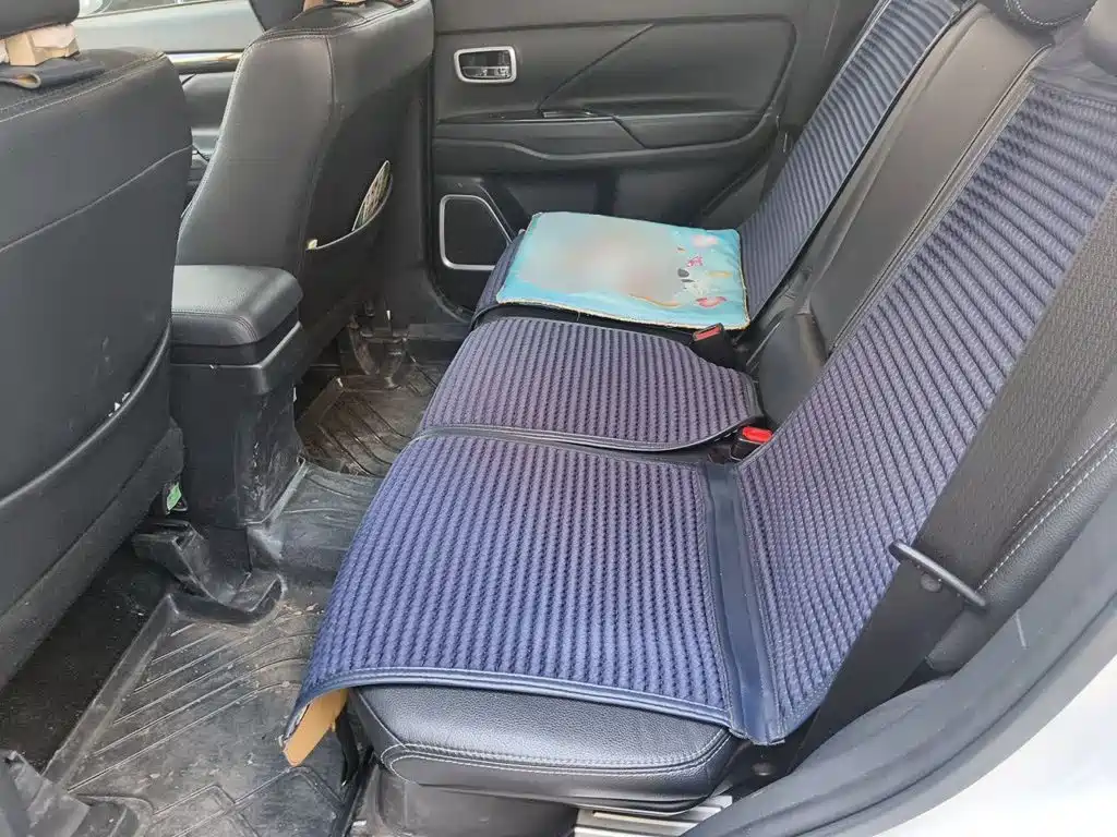 Mitsubishi Outlander — миниатюра 18