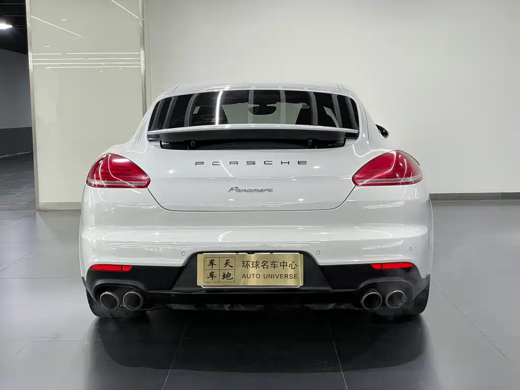 PORSCHE PANAMERA