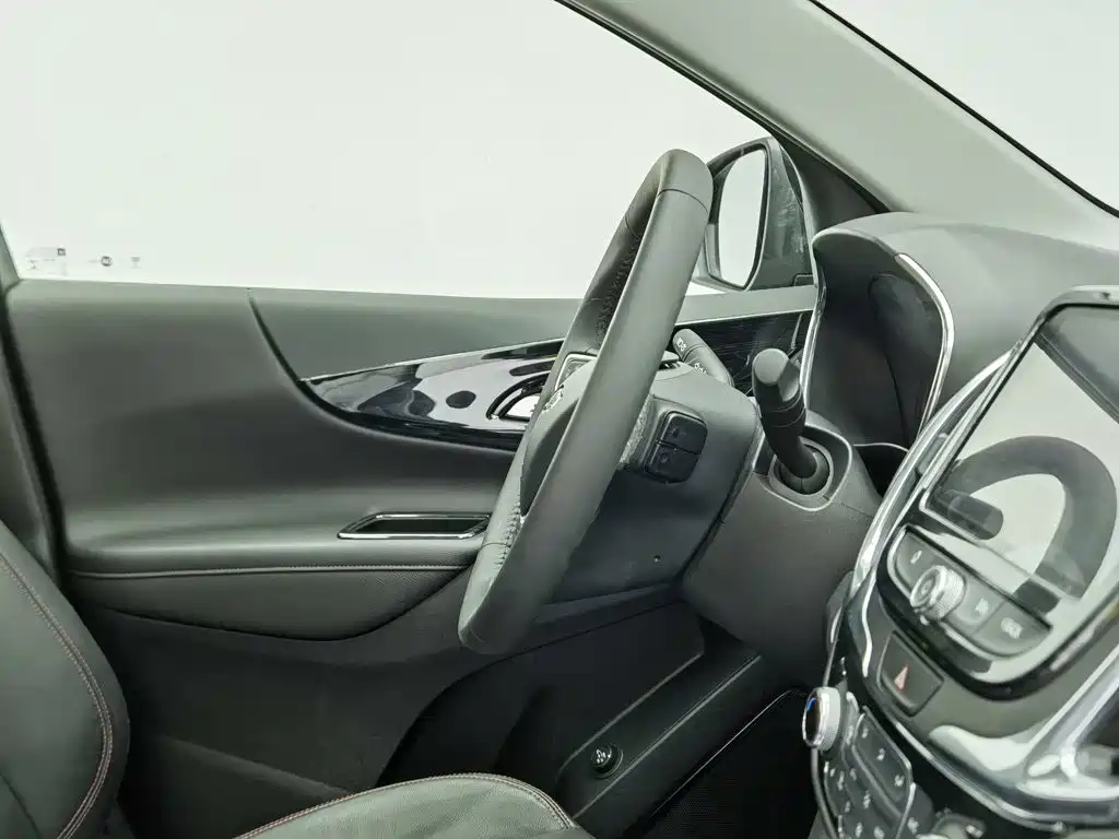 Chevrolet Equinox — миниатюра 22